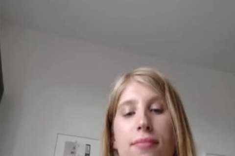 juicy blonde Slavic massive 10-Pounder tgirl cam