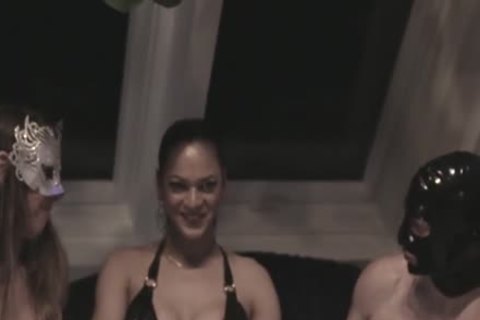 tranny In Latex ejaculates
