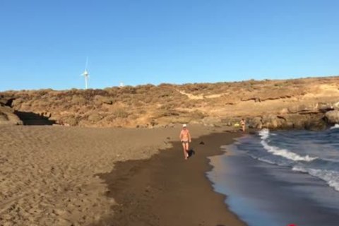 10-Pounder sucking Trans Jerks Her penis To Climax