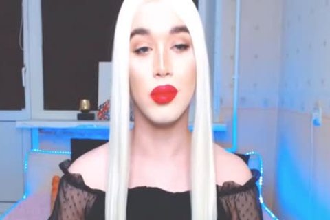 Wonder tgirl petite milk shakes biggest shlong